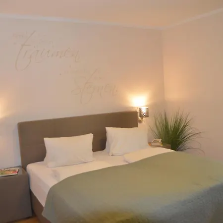 Ferienhaeuser Troester شقة *