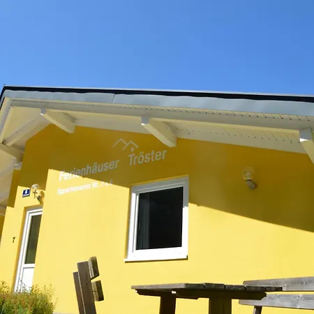 Ferienhaeuser Troester Apartament *