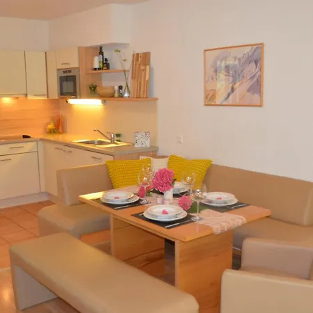 Ferienhaeuser Troester