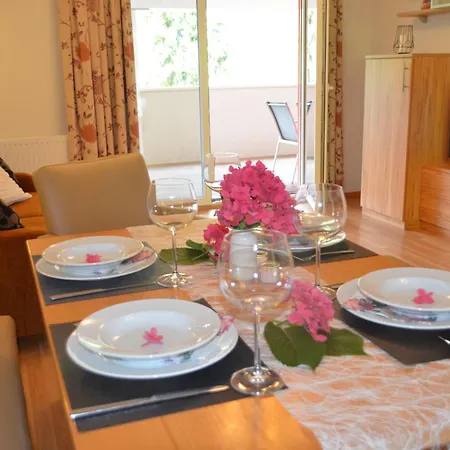 Ferienhaeuser Troester Апартаменти *